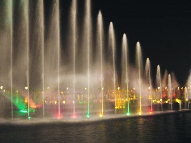 秋水廣場(chǎng)音樂(lè)噴泉